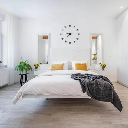 Alenka's Place, Fiber Optic Wi Fi Apartment Zagreb